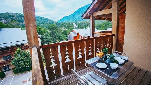 Outdoor dining - 50m from ski slopes, swimming pool, terrace, parking, tv, ski locker, 31m², Ax-Les-Thermes (Ax-les-Thermes)