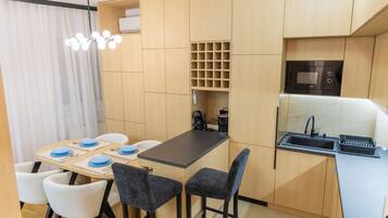 Fridge, microwave, oven, dishwasher
