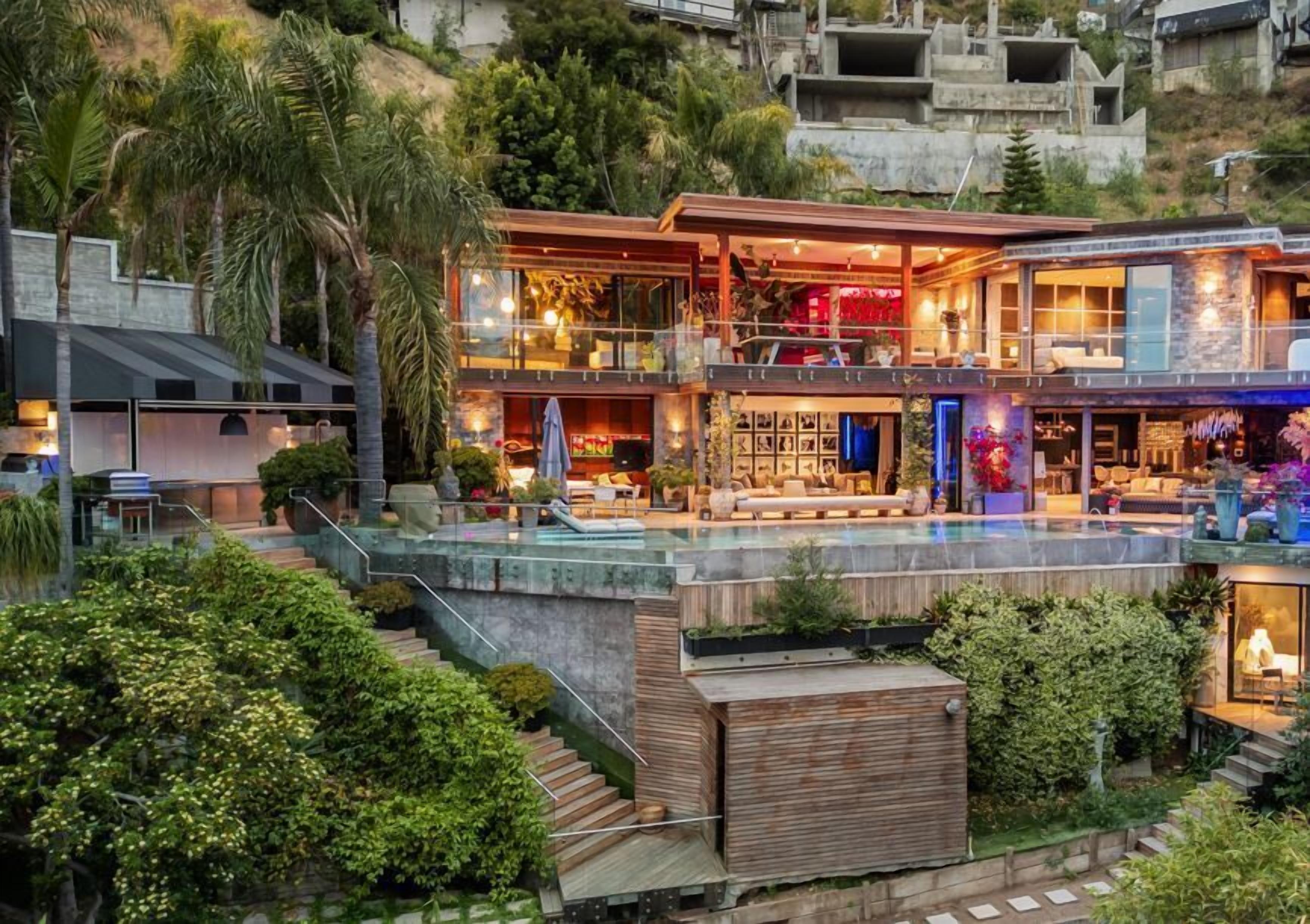 บริเวณภายนอก