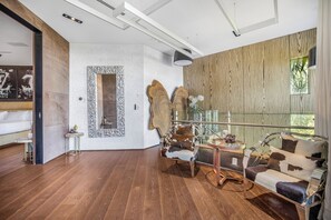 5 habitaciones, decoración personalizada y muebles diferentes 