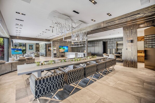 Luxury Villa, Multiple Beds, Pool Access, City View (Villa Kaleida) | Interior