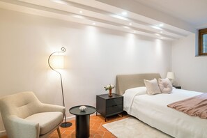 3 chambres, fer et planche à repasser, Wi-Fi gratuit, draps fournis