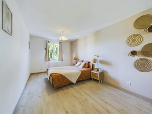 5 chambres, bureau, fer et planche à repasser, Wi-Fi