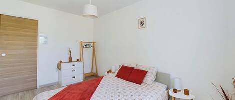 5 sovrum, skrivbord, strykjärn/strykbräda och wi-fi