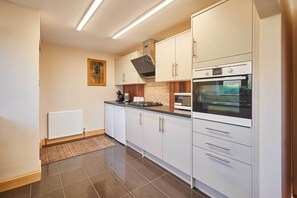 3 عدّة غرف نوم