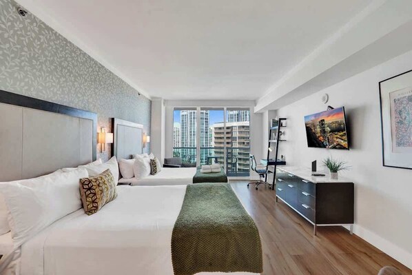 WiFi - Modern Bayview | 2 Queen beds + Kitchenette (Miami)