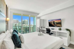 WiFi - The Grove View Suite |Bay & City Views (Miami)