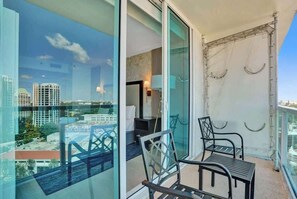 Terrace/patio - The Grove View Suite |Bay & City Views (Miami)