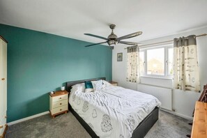 3 Schlafzimmer, Bügeleisen/Bügelbrett, WLAN