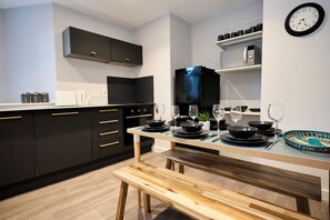 Dining - Modern 3-Bed Retreat | Walk to Bournemouth Pier (Bournemouth)