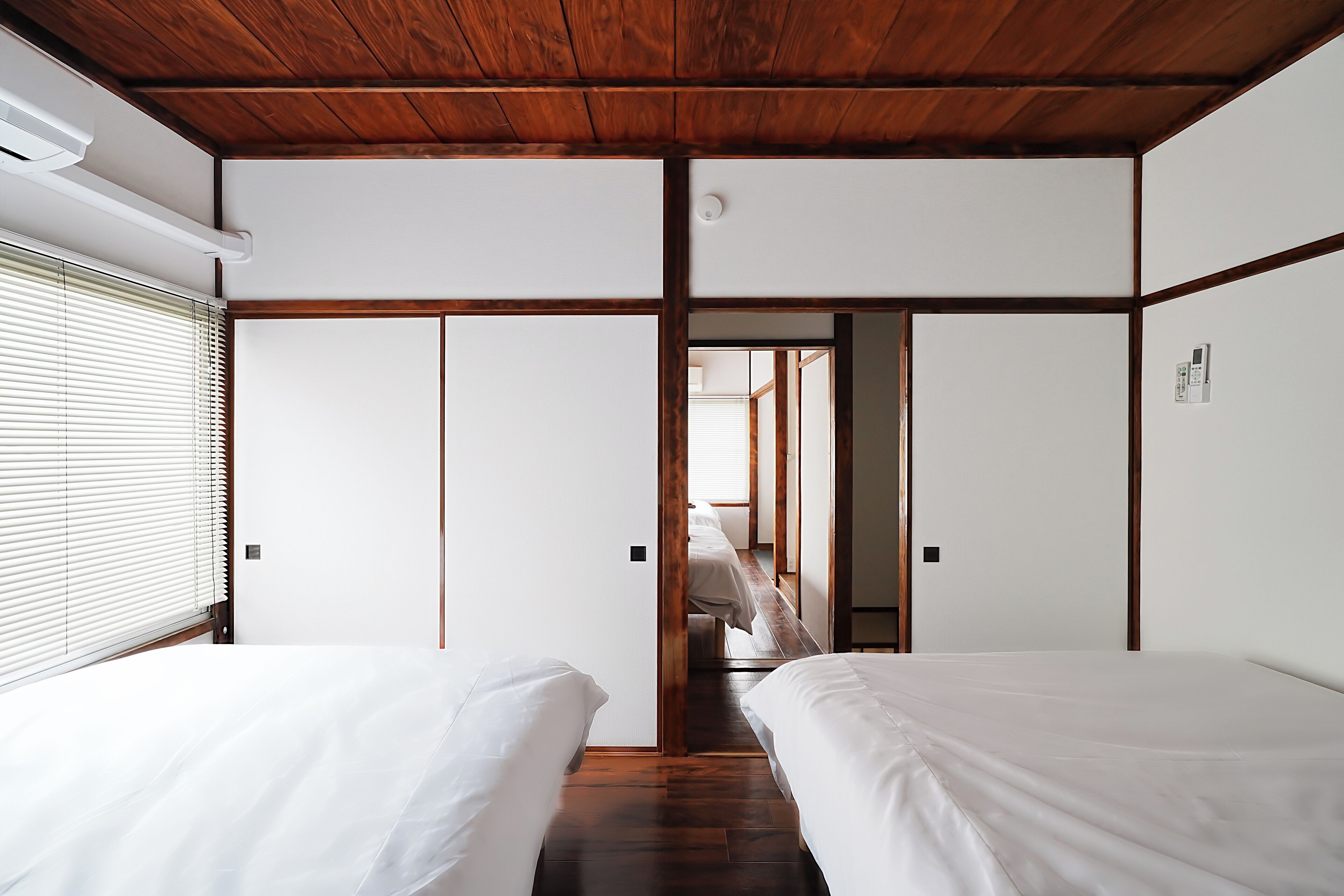 2 chambres, fer et planche à repasser, Wi-Fi, draps fournis