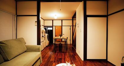 Experience life in a private old private house in the heart of Tokyo|3 bedrooms, 5 beds|Excellent access to Akasaka, Roppongi, Ginza, Aoyama, Harajuku, Imperial Palace|with private workspace