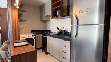 Apartamento | Cozinha privada | Cafeteira/chaleira, torradeira, liquidificador