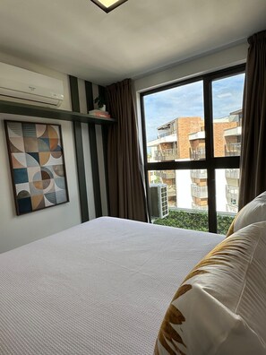 Desk, blackout curtains, iron/ironing board, free cots/infant beds - Jardins Almare 502 (João Pessoa)