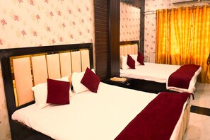 家庭客房 | 書桌、手提電腦工作空間、免費 Wi-Fi