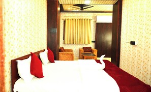 Premium Room | Desk, laptop workspace, free WiFi