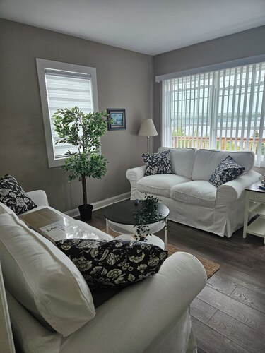 Stylishly decorated family friendly home with Island &  ocean views.