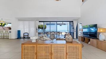 House, Sea View | Living area