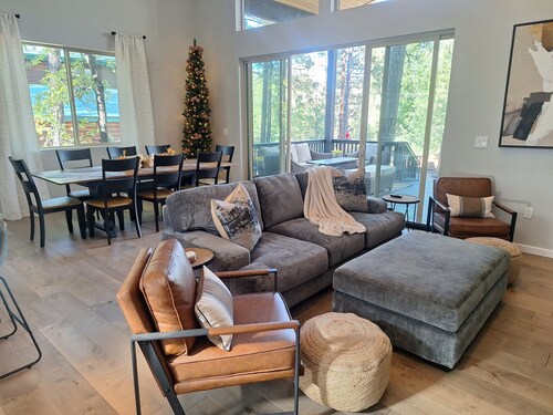 Beautiful 3-bedroom cabin in welcoming Pinetop Country Club