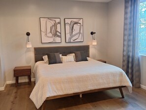 3 bedrooms, iron/ironing board, WiFi, bed sheets - Beautiful 3-bedroom cabin in welcoming Pinetop Country Club (Pinetop Country Club)