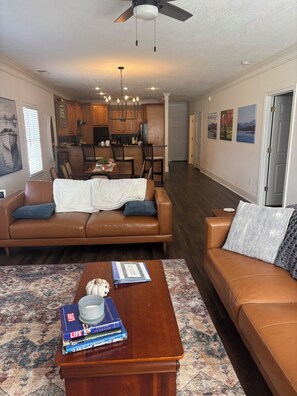 TV, fireplace - 3-bedroom condo in perfect Young Harris/Hiawassee with Lakefront view. (Young Harris)