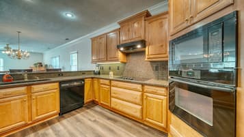 Micro-ondes, four, plaque de cuisson, lave-vaisselle