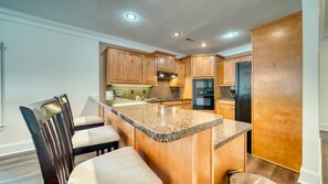 Mikroaaltouuni, uuni, liesi, astianpesukone