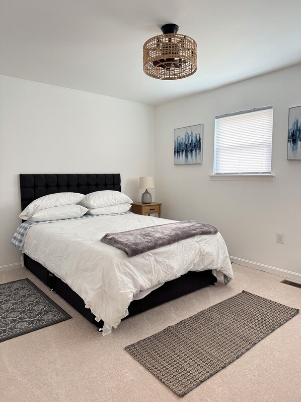 2 多间卧室、熨斗/熨衣板、WiFi、床单