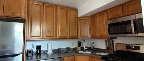 Microones, forn, placa de cuina i rentaplats