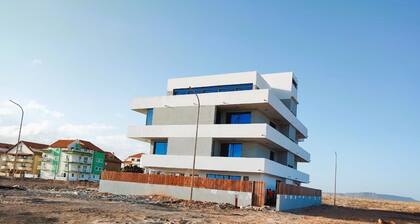 Joli Beach House - Charming Santa Maria Apartment With Breathtaking Views