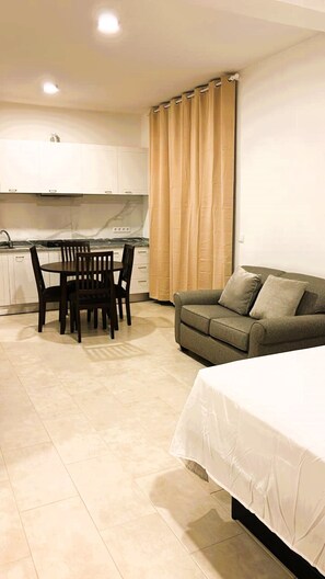 Apartment, 1 Bedroom, Balcony, City View | Interior