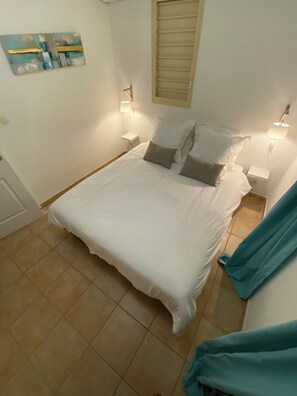 1 chambre, fer et planche à repasser, accès Internet, draps fournis