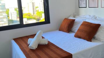 Desk, laptop workspace, free WiFi