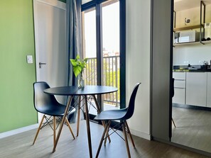 Comfort Studio | Dining