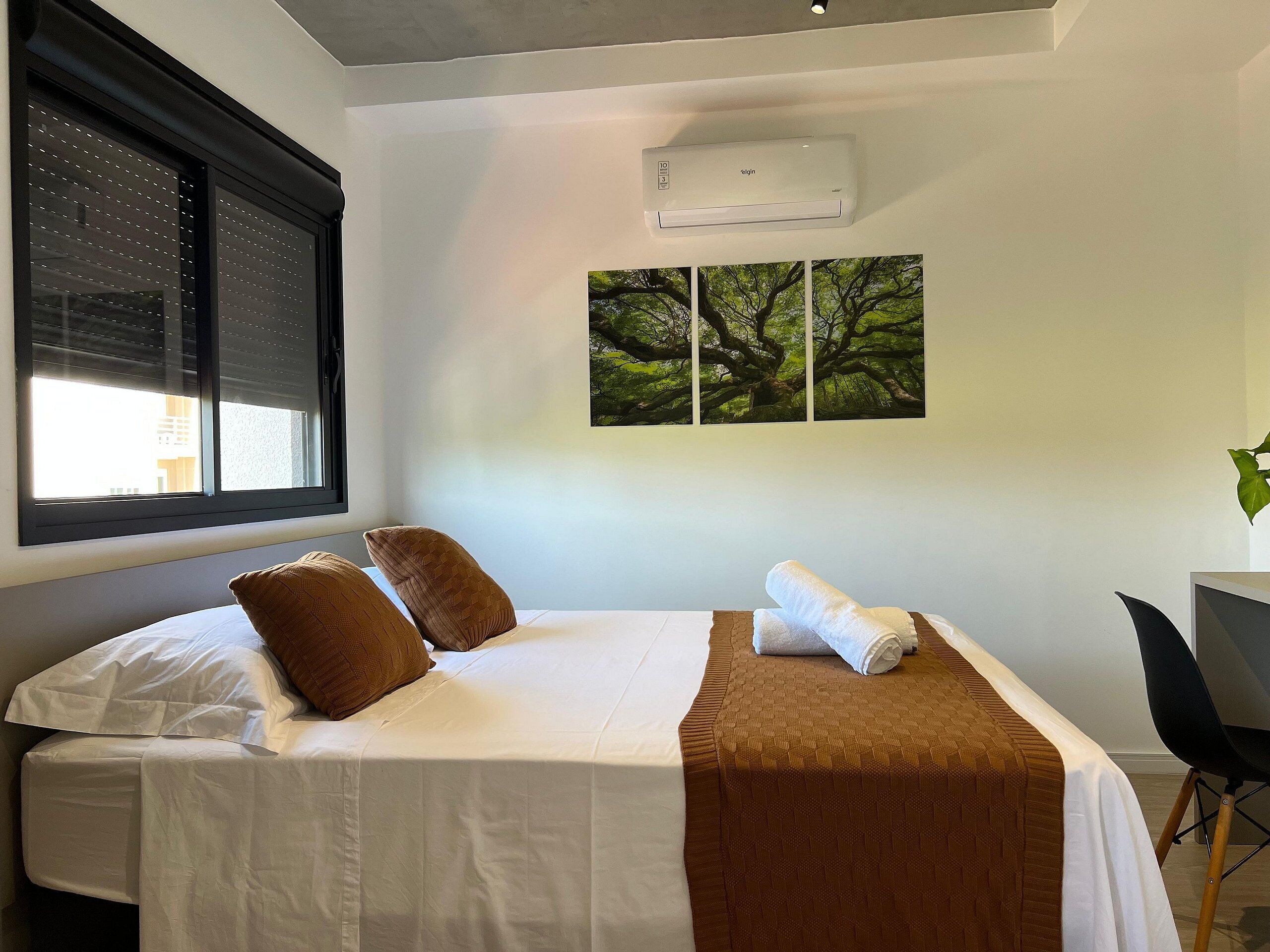 Comfort Studio | Desk, laptop workspace, iron/ironing board, free WiFi