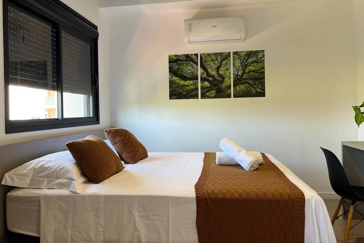 Comfort Studio | Desk, laptop workspace, iron/ironing board, free WiFi