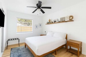 2 habitaciones, tabla de planchar con plancha, wifi y ropa de cama 