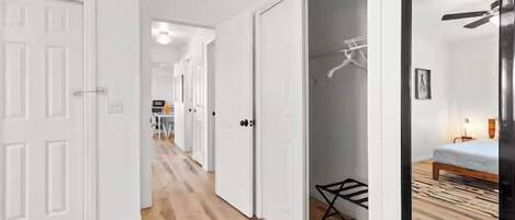 2 chambres, fer et planche Ă repasser, Wi-Fi, literie fournie