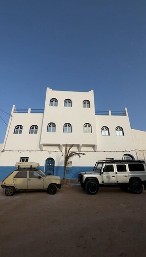 Fachada de la propiedad