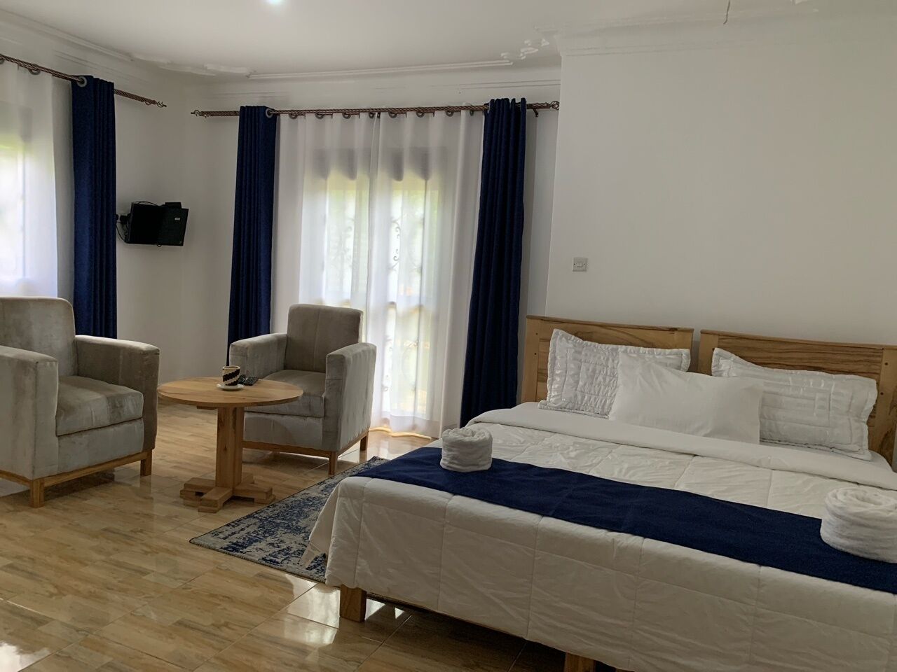 4 makuuhuonetta, Wi-Fi, vuodevaatteet