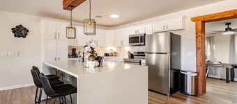 Modern home with game room - Oklahoma City Oasis! 15 mins from the airport