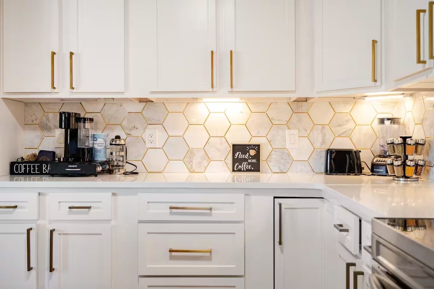 Microondas, horno, placa de cocina, lavavajillas