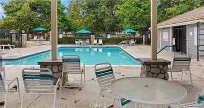 Charming full studio in Ontario with AC