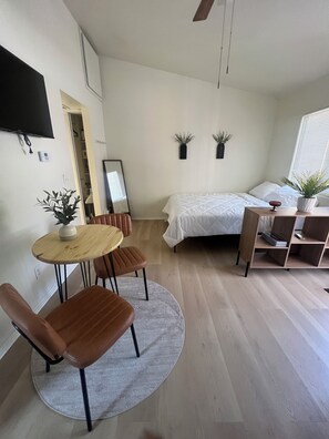 Ferros/tábuas de passar roupa, Wi-Fi, roupa de cama