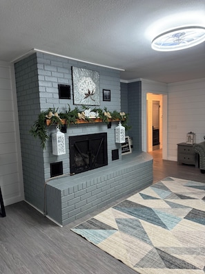 Interior - FARMHOUSE 89 (Bryant)