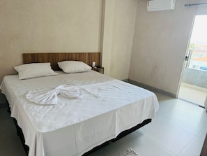 Deluxe-Zimmer, 1 Doppelbett | Essbereich im Zimmer