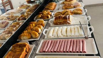 Petit déjeuner buffet compris tous les jours