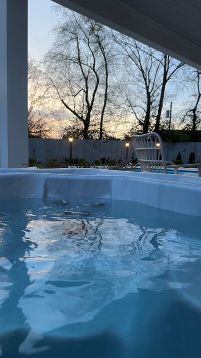 Peaceful Home Private Pool Conveniently located!