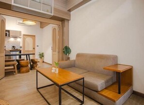 Junior Double or Twin Room, City View | Living area | TV - Krung Boutique Hotel (Bangkok)