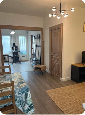 Interior - Weaver's house (36 m), full of charm in the center of Cholet, with garden. (Cholet)